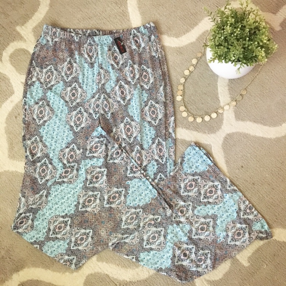 💠NWT💠BOHO CHIC Pants