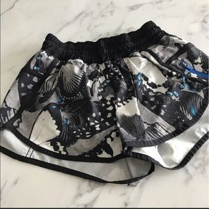Lululemon shorts size 4