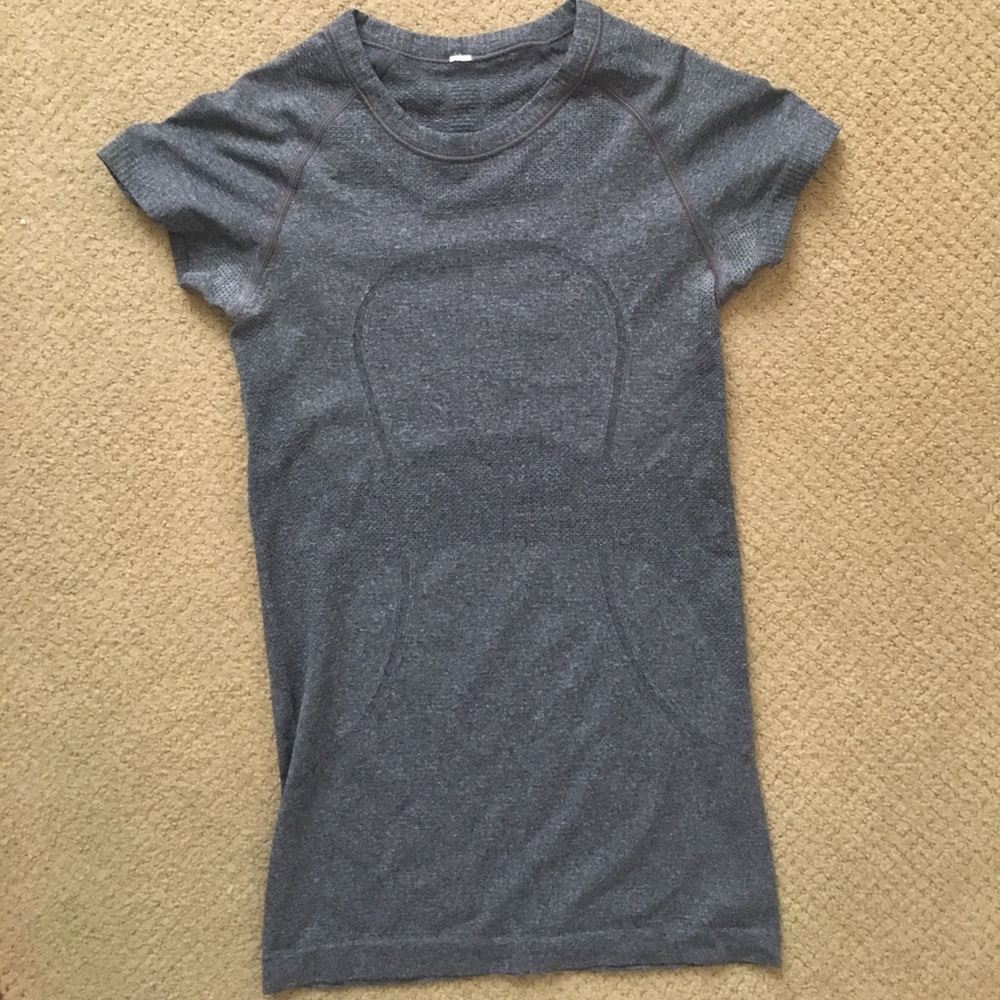 Gray Lululemon shirt