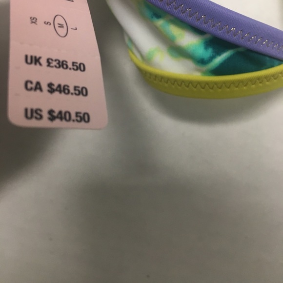 NWT Victoria's Secret bikini top lightly lined - Picture 8 of 8