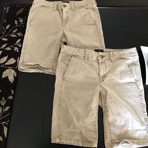 American eagle Bermuda shorts size 4 (2 pairs)