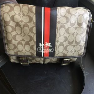 Authentic Coach crossbody saddle bag 👜