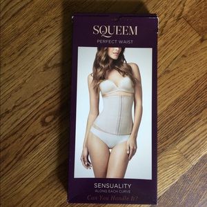 NWOT never worn Squeem Perfect Waist size S