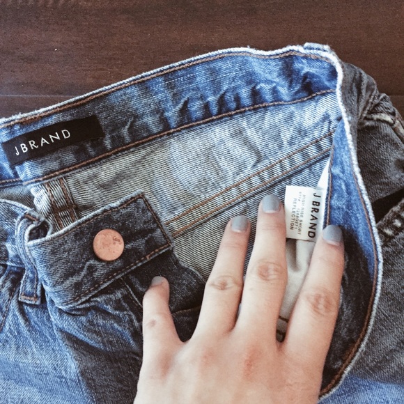 J Brand / size 26 - Picture 3 of 5