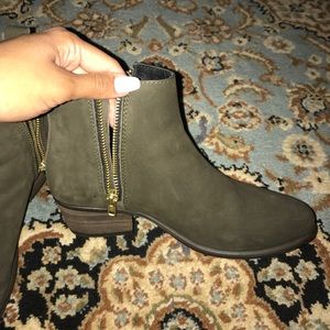 ✅Steven Madden Olive Green Ankle Booties