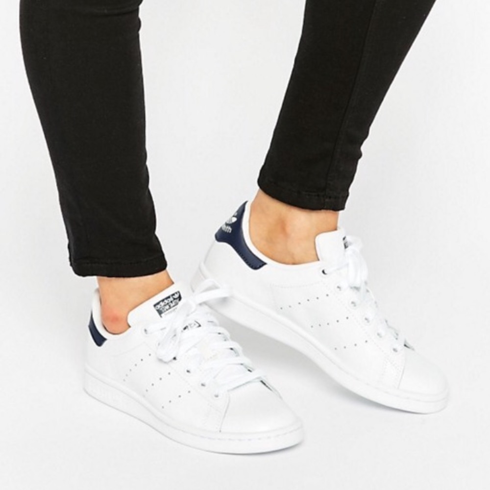 Adidas Orinigal Unisex White and Navy Stan Smiths