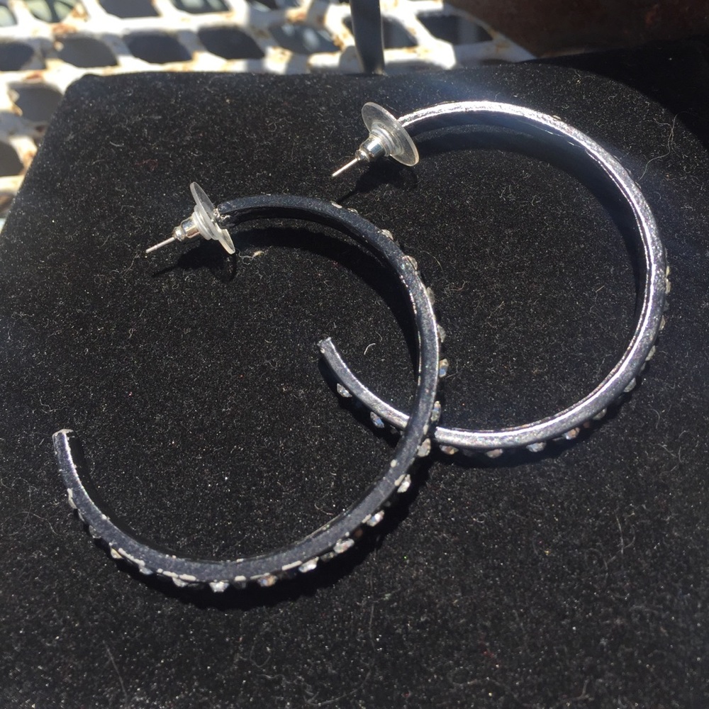 Cache Earrings - Picture 2 of 2
