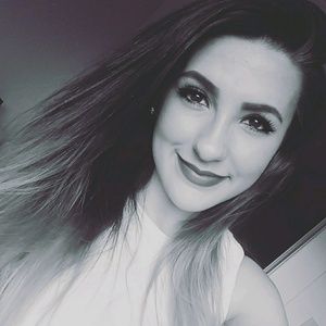 Meet your Posher, Corrine