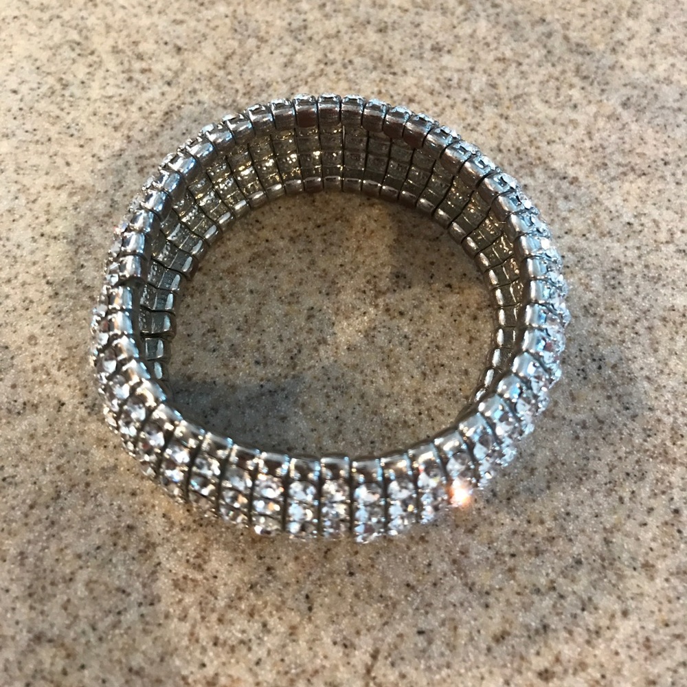 elastic bracelet with crystals