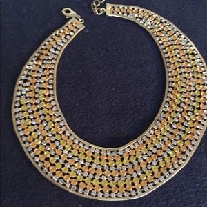 Collar necklace
