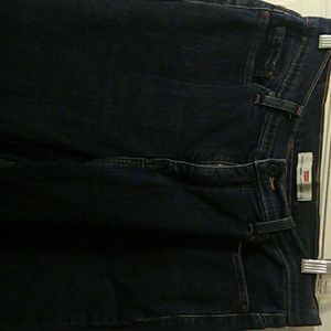 Levi straight leg perfectly slimming jeans