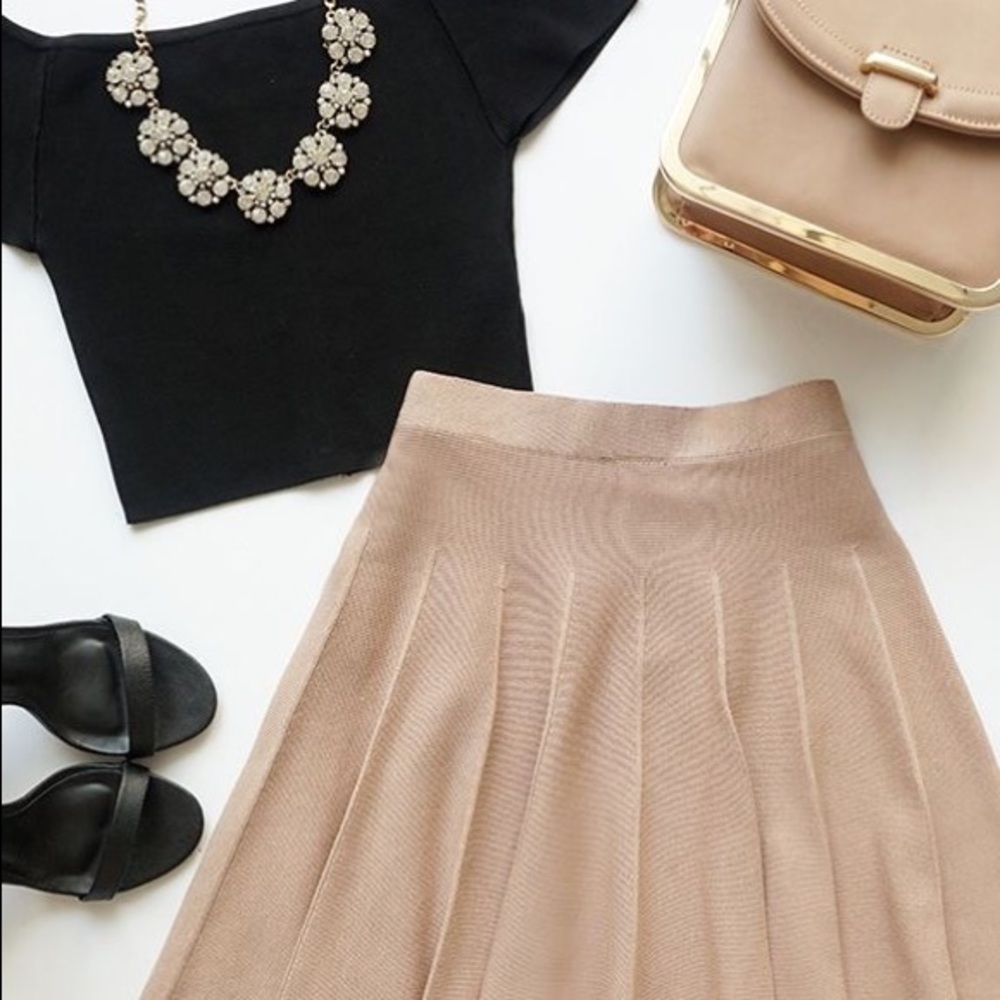 🔴DONATING SOON!! Nude circle skirt with back zip