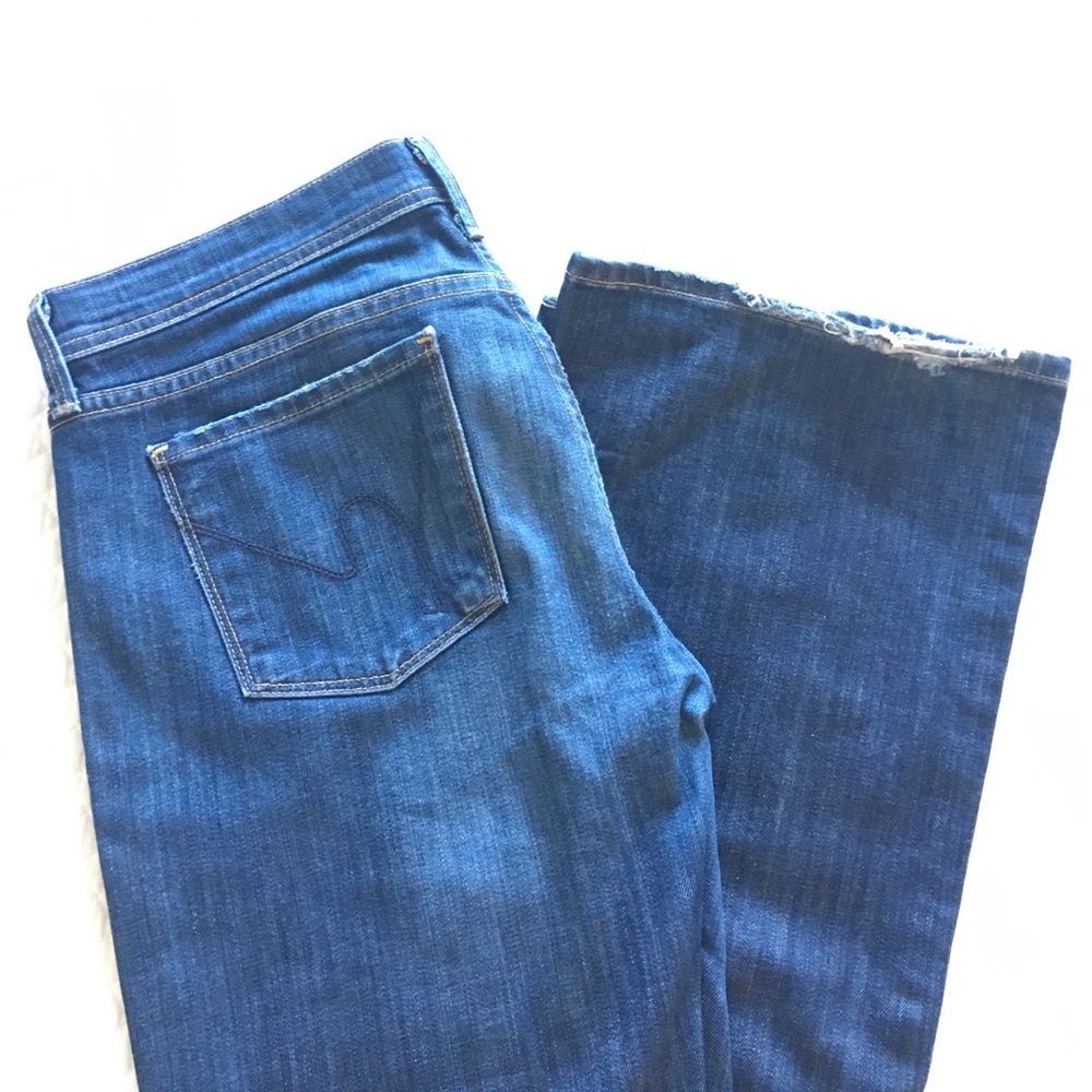 Citizens of Humanity low waist flare. Size 28.