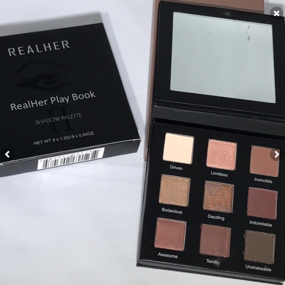 REALHER playbook eyeshadow palette II