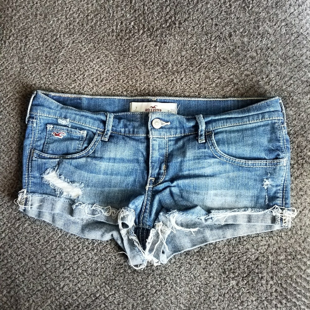 Beach vibes cut offs