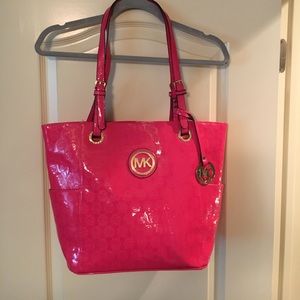 Micheal Kors pink purse