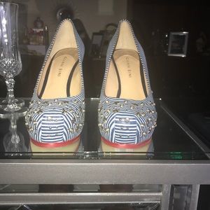 Sexy Style Heels with stripes.