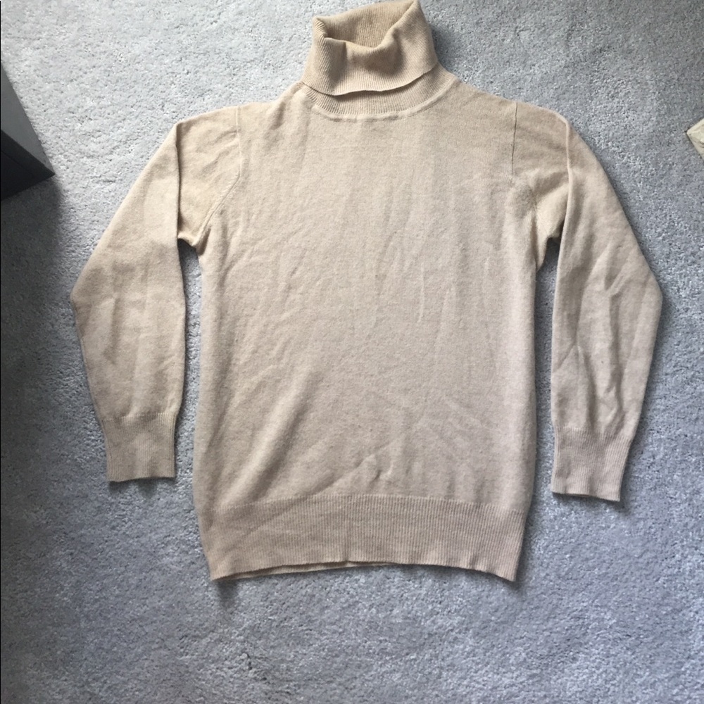 100% Cashmere Croft and Barrow Turtleneck Sweater