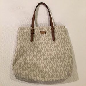Michael Kors NEVER WORN logo tote in White &Brown