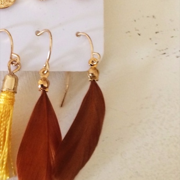 Flash Sale Boho Tassel and Feather Earring Set NWT - Picture 3 of 5