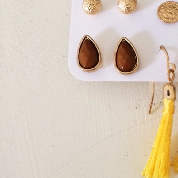 Flash Sale Boho Tassel and Feather Earring Set NWT - Picture 4 of 5