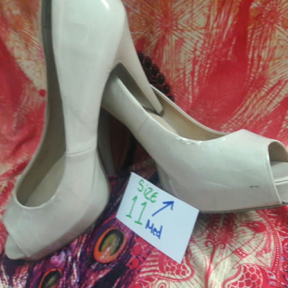 Shoes - Picture 2 of 3