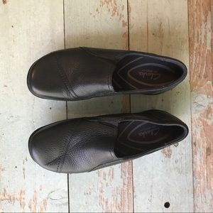 clarks in motion kick shoes