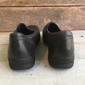 clarks in motion kick shoes