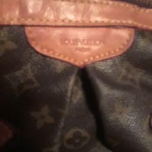 Louis vuitton bag needs a new zipper