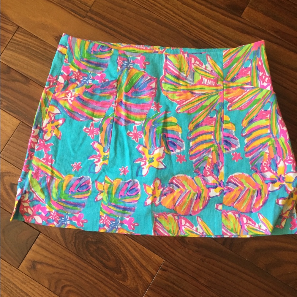 Lilly Pulitzer Size 4 Skort- fun print