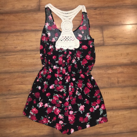 Forever 21 Floral Romper - Picture 5 of 6