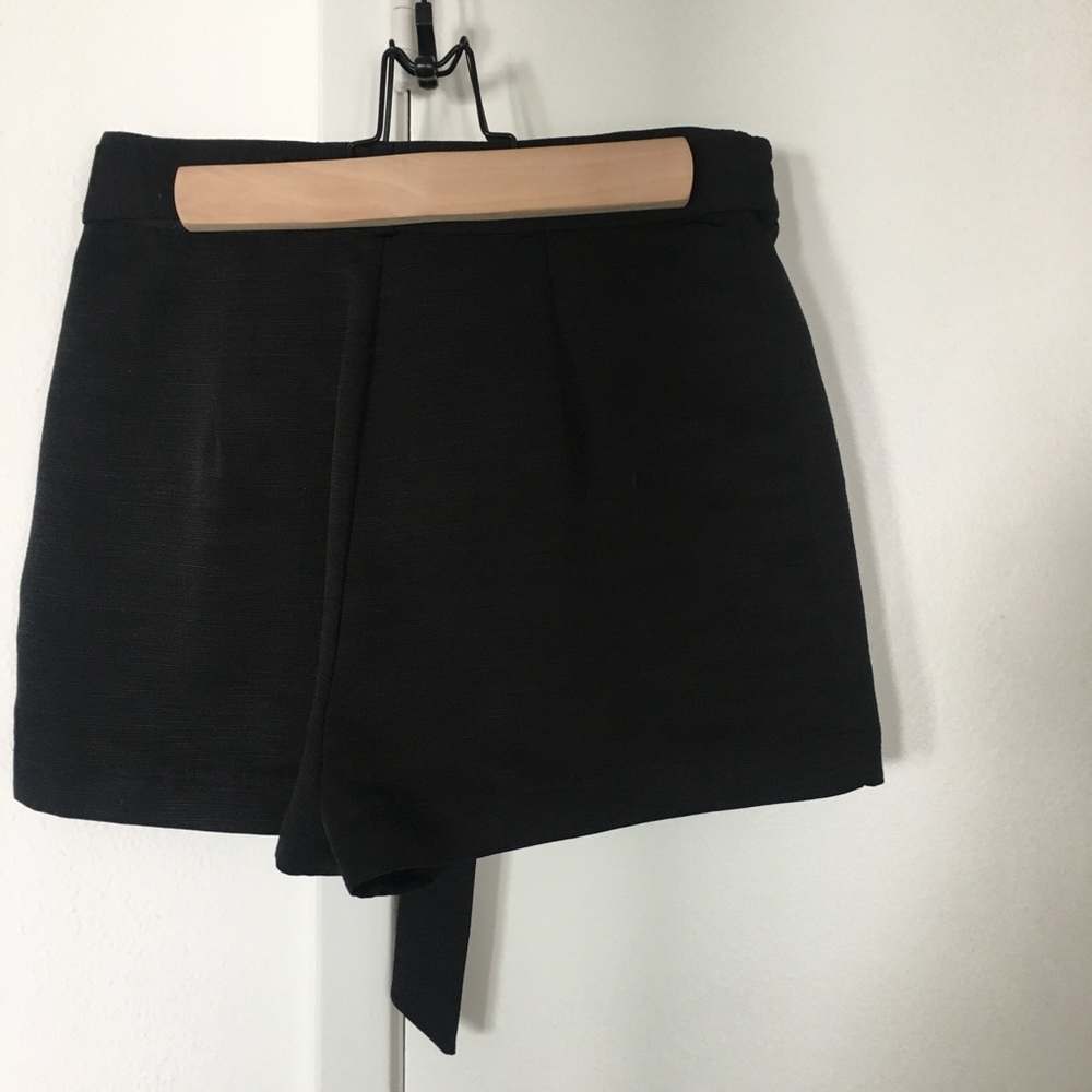 Topshop Thick Textured Modern Skort/Shorts, Size 6 - Picture 6 of 8