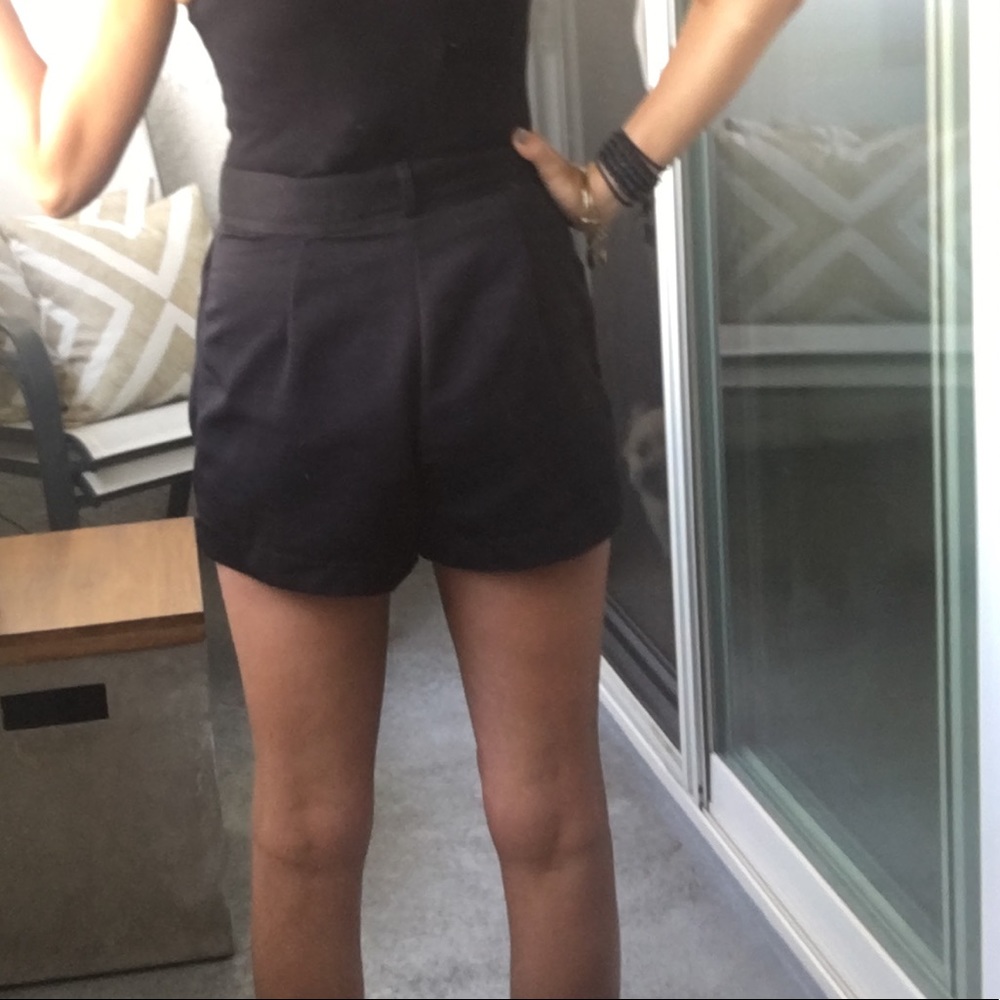 Topshop Thick Textured Modern Skort/Shorts, Size 6 - Picture 8 of 8