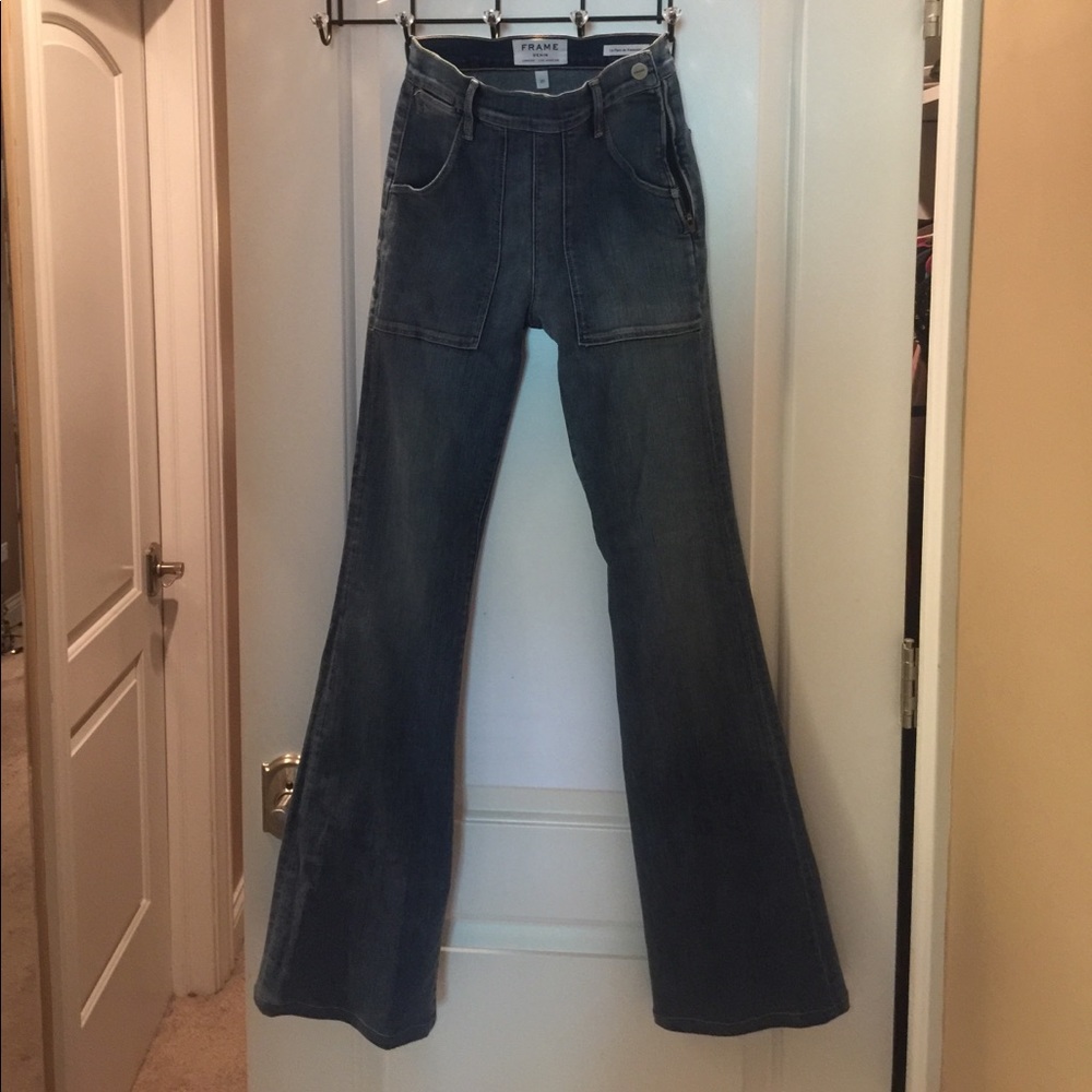 Frame Jeans. Size 25. Flared bottoms.