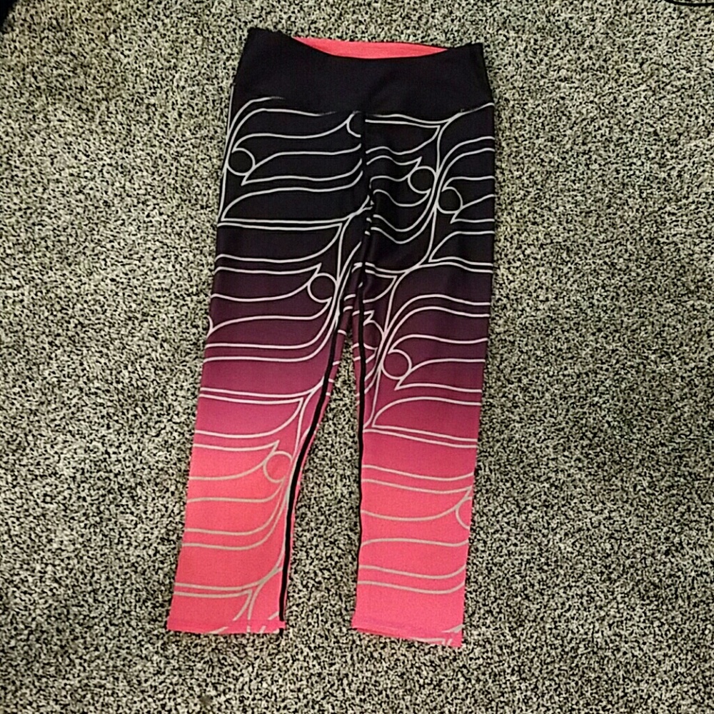 Sold out, hard to find Fabletics capri pants
