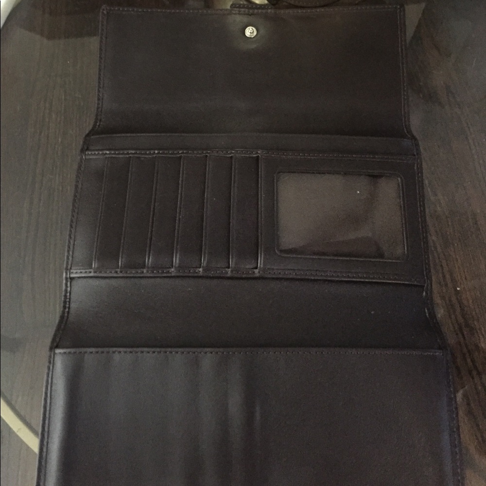 Authentic Perfect Condition Signature C Wallet - image 2