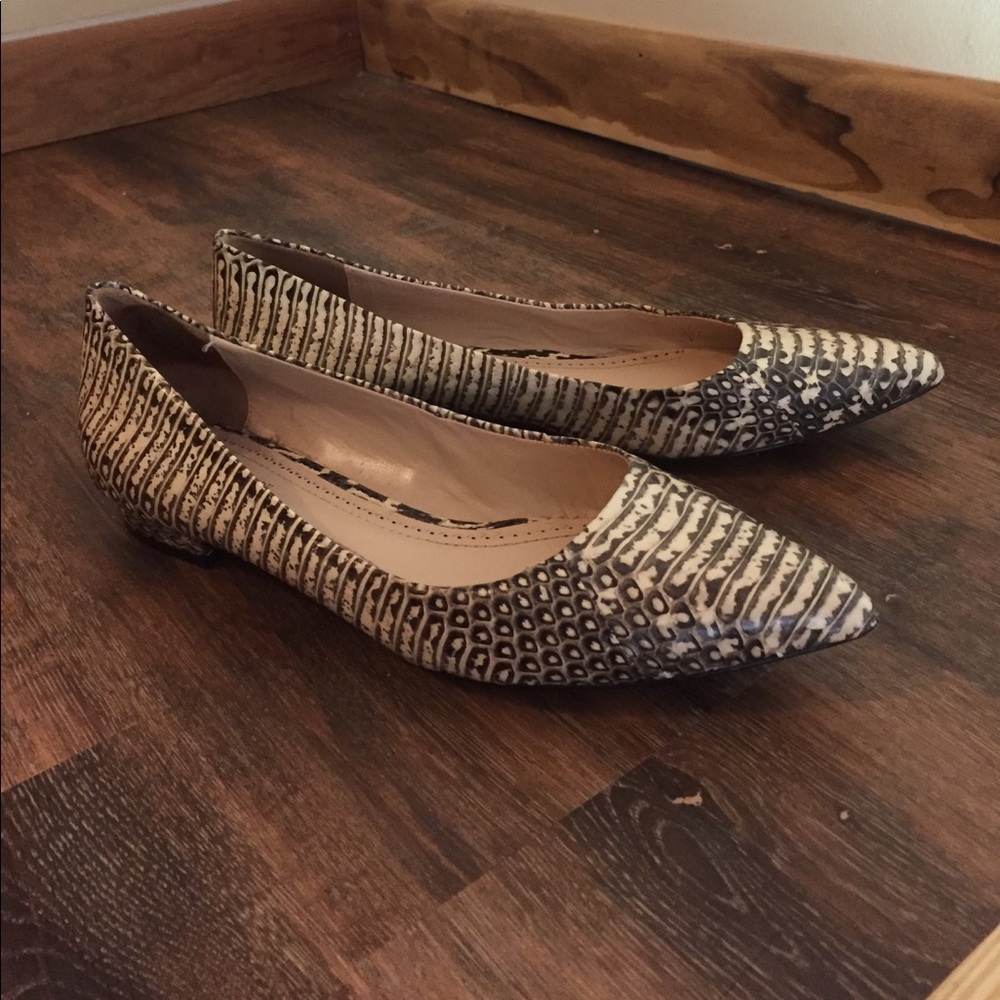 Pour La Victoire snakeskin flats