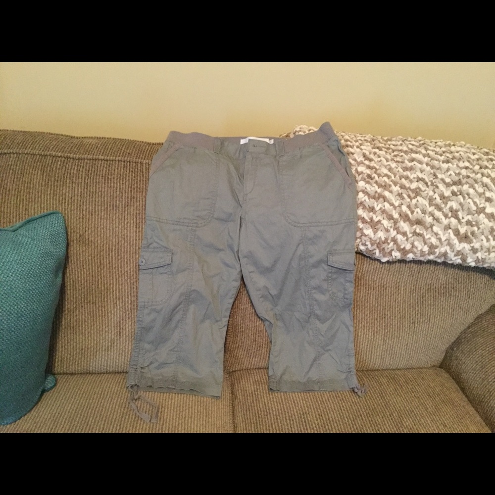 Sonoma grey capris 12 petite