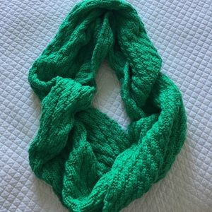 Gap green knit infinity scarf