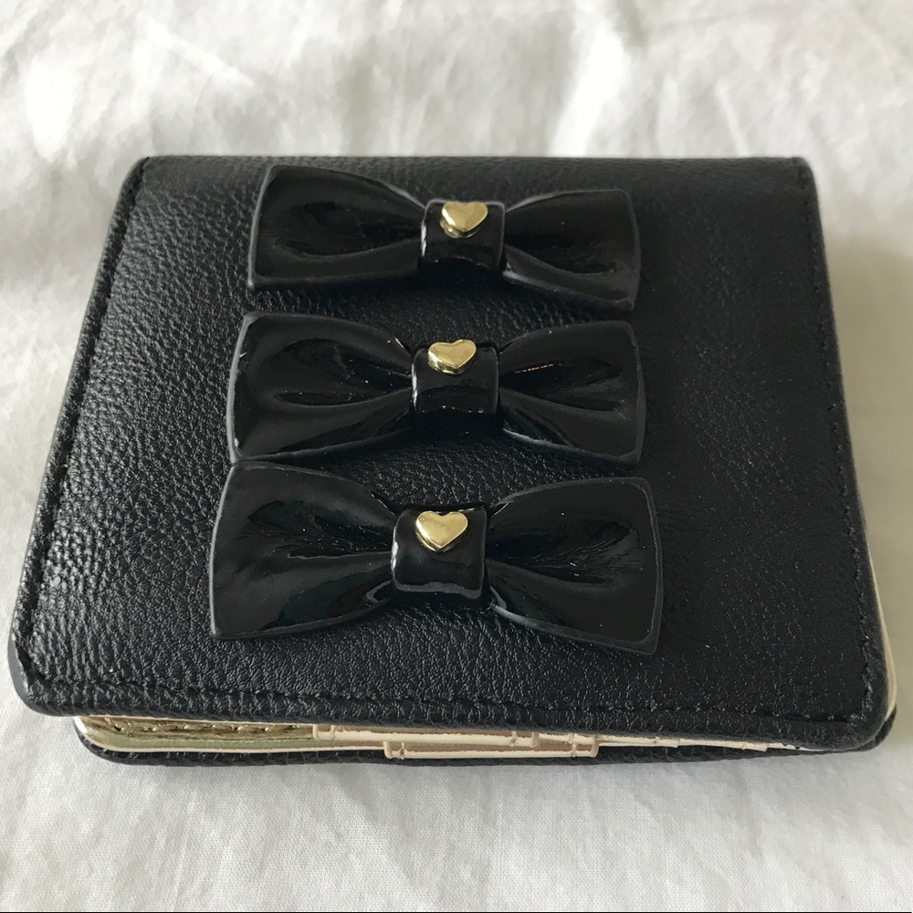 Betsey Johnson bow wallet 🎀