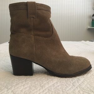 Steve Madden tan boots