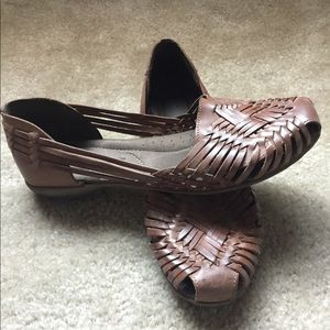 Naturalizer Grandeur Huarache Flat 9.5 Saddle Tan