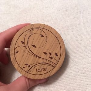 Tarte Amazonian clay loose powder foundation