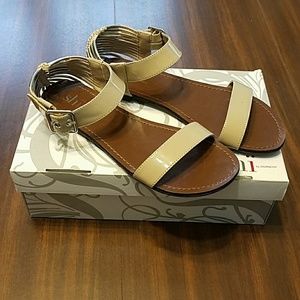 Shï by Journeys Amber Blush Sandals - NIB