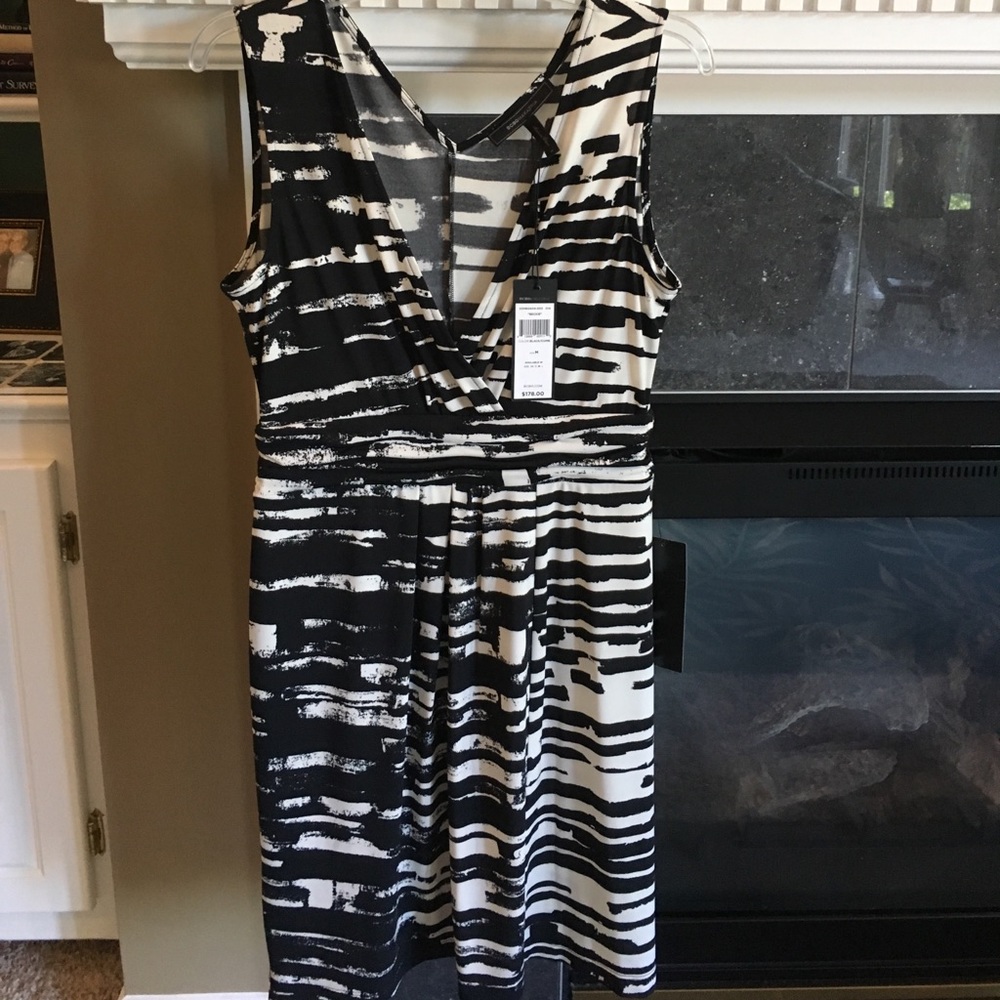 NWT * BCBG MAXAZRIA - Wrap Dress - Picture 2 of 4