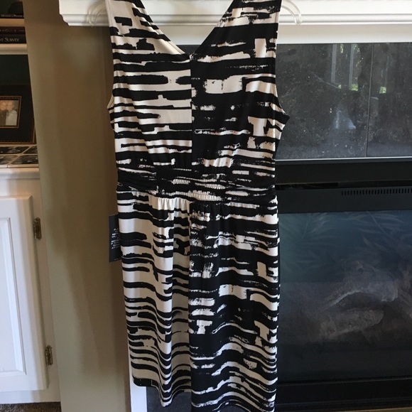 NWT * BCBG MAXAZRIA - Wrap Dress - Picture 4 of 4