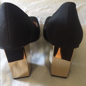 🛑SOLD🛑 Tory Burch block heel pumps