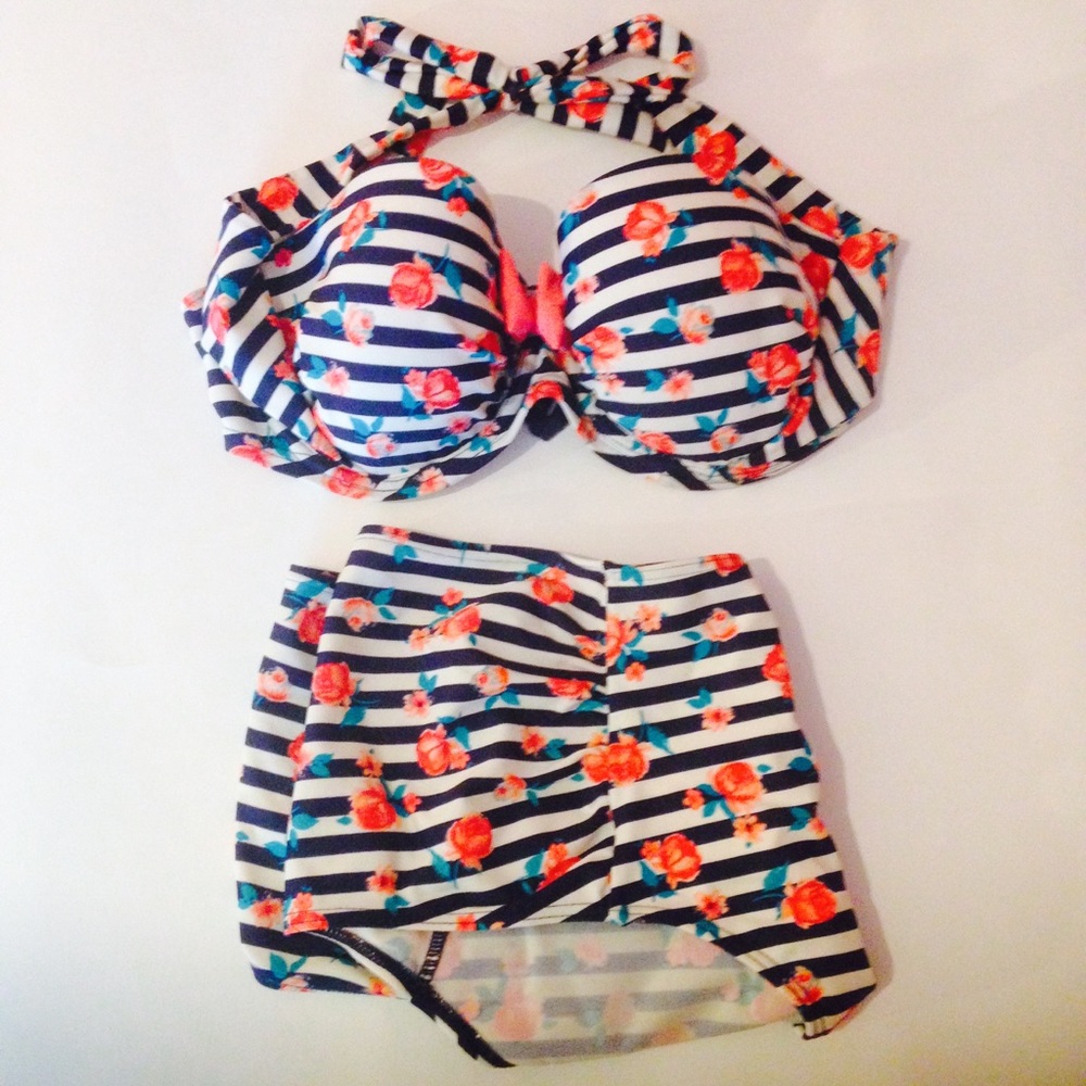 Navy & White Striped Rose Printed Retrokini