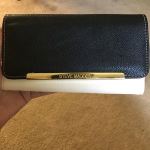 Steve Madden Wallet/Wristlet