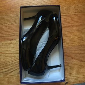 Stuart Weitzman black patent "Muse" pumps